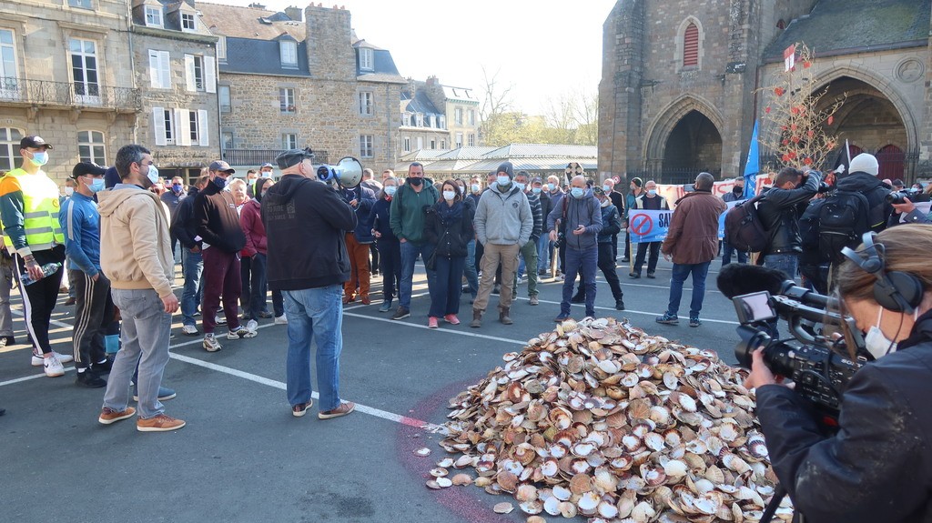 3 mai manif eoliennes 2 