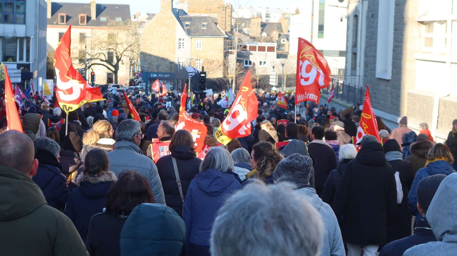 7 fev manif st brieuc 44 