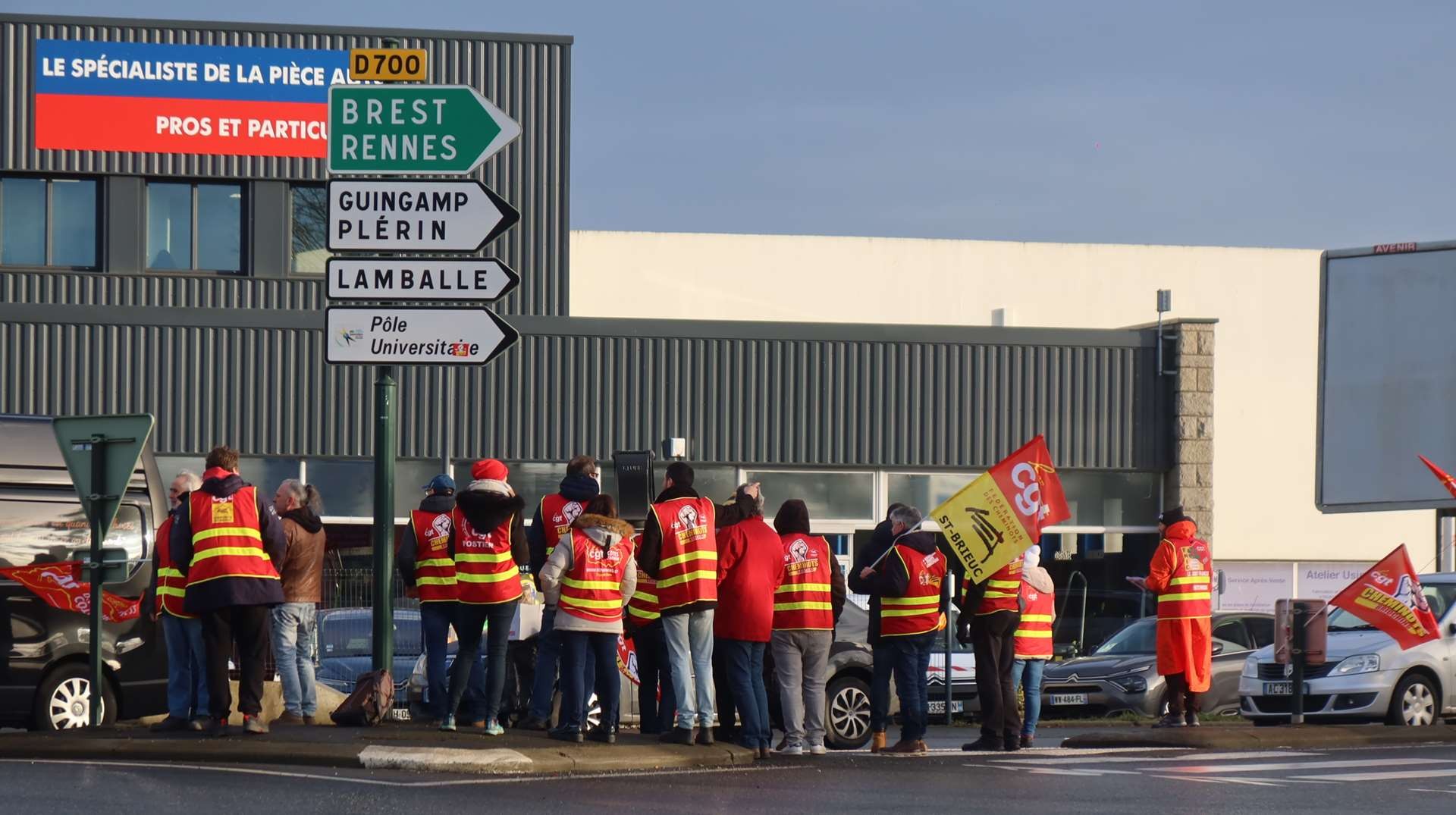 8 mars rd point renault 18 
