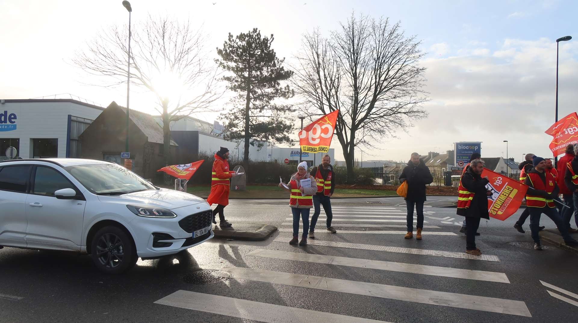 8 mars rd point renault 23 