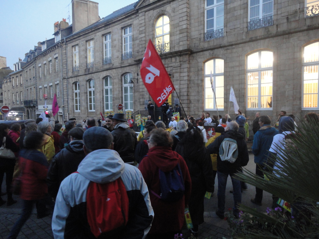 Guingamp - soutien aux faucheurs volontaires