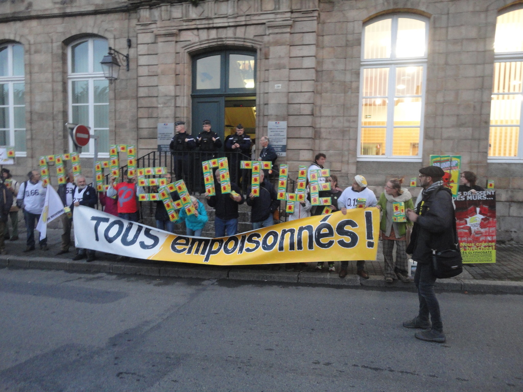 Guingamp - soutien aux faucheurs volontaires