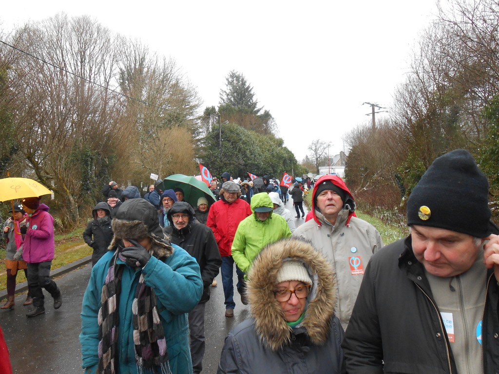 Brennilis marche vers la centrale