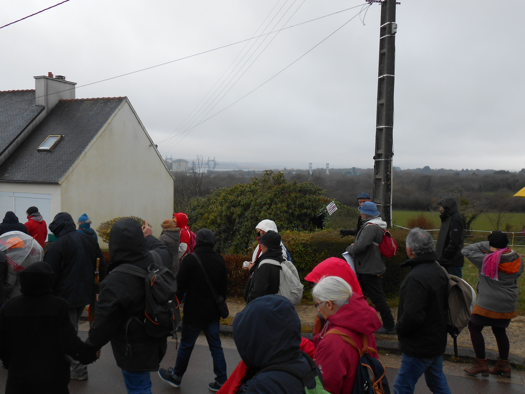 Brennilis marche vers la centrale