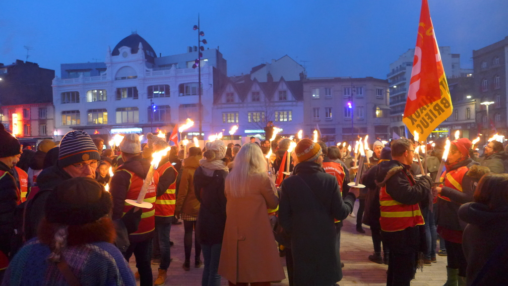 Manif aux flambeaux