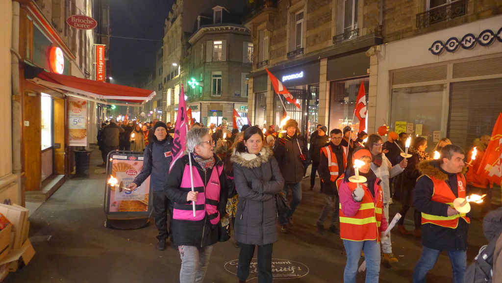 Manif aux flambeaux