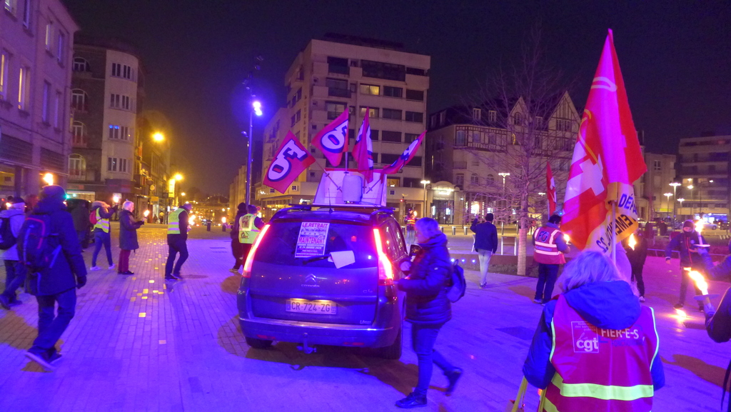 Manif aux flambeaux