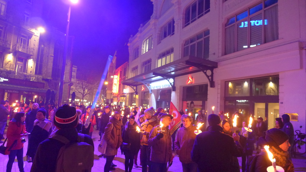 Manif aux flambeaux