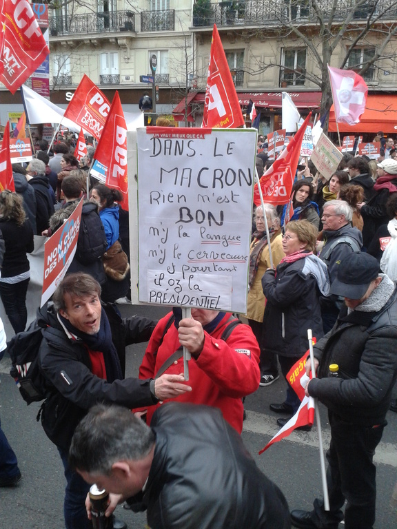 dans le défilé