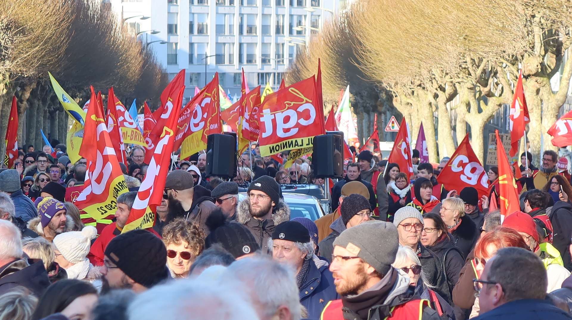 7 fev manif st brieuc 42 