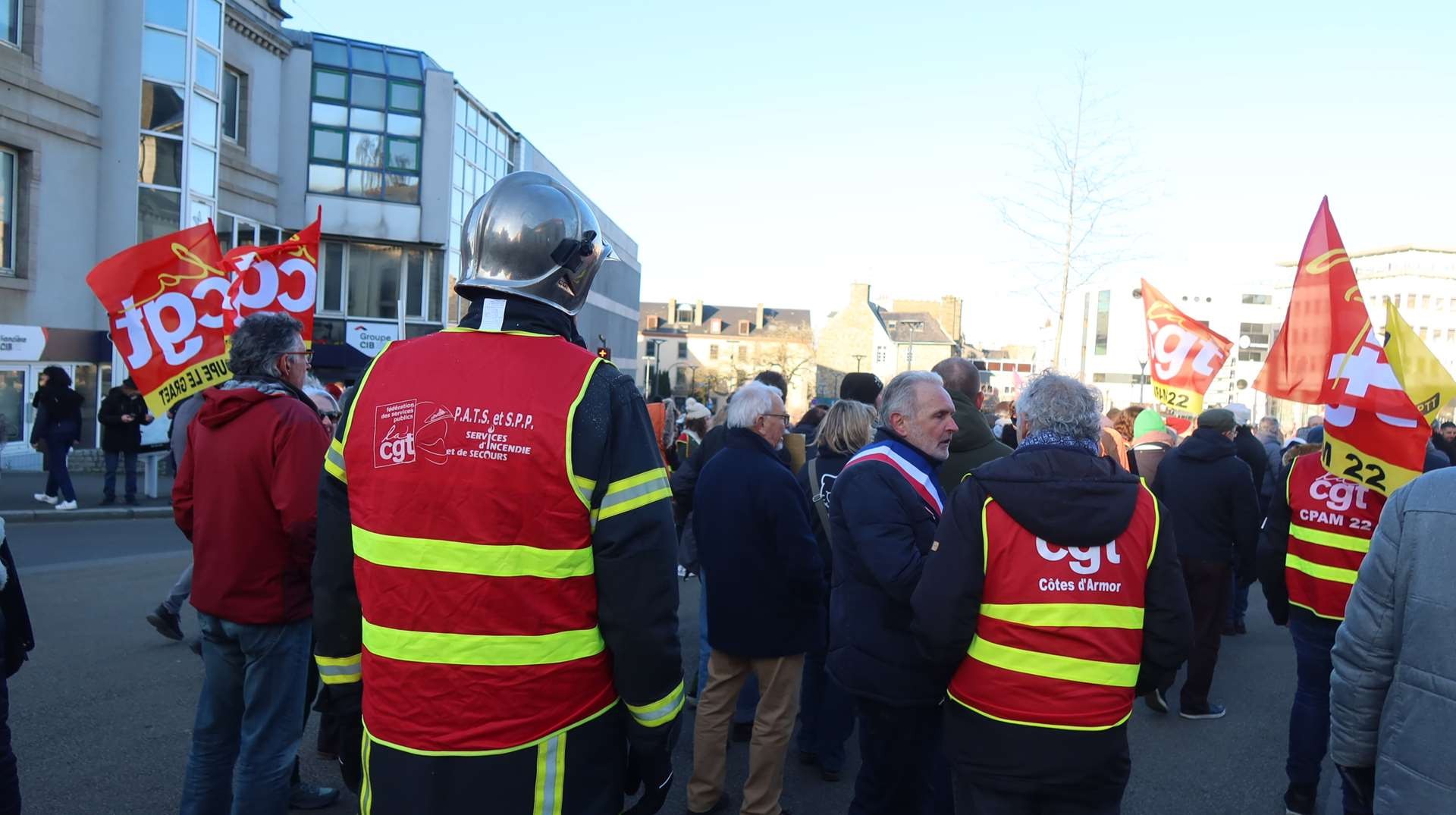7 fev manif st brieuc 45 