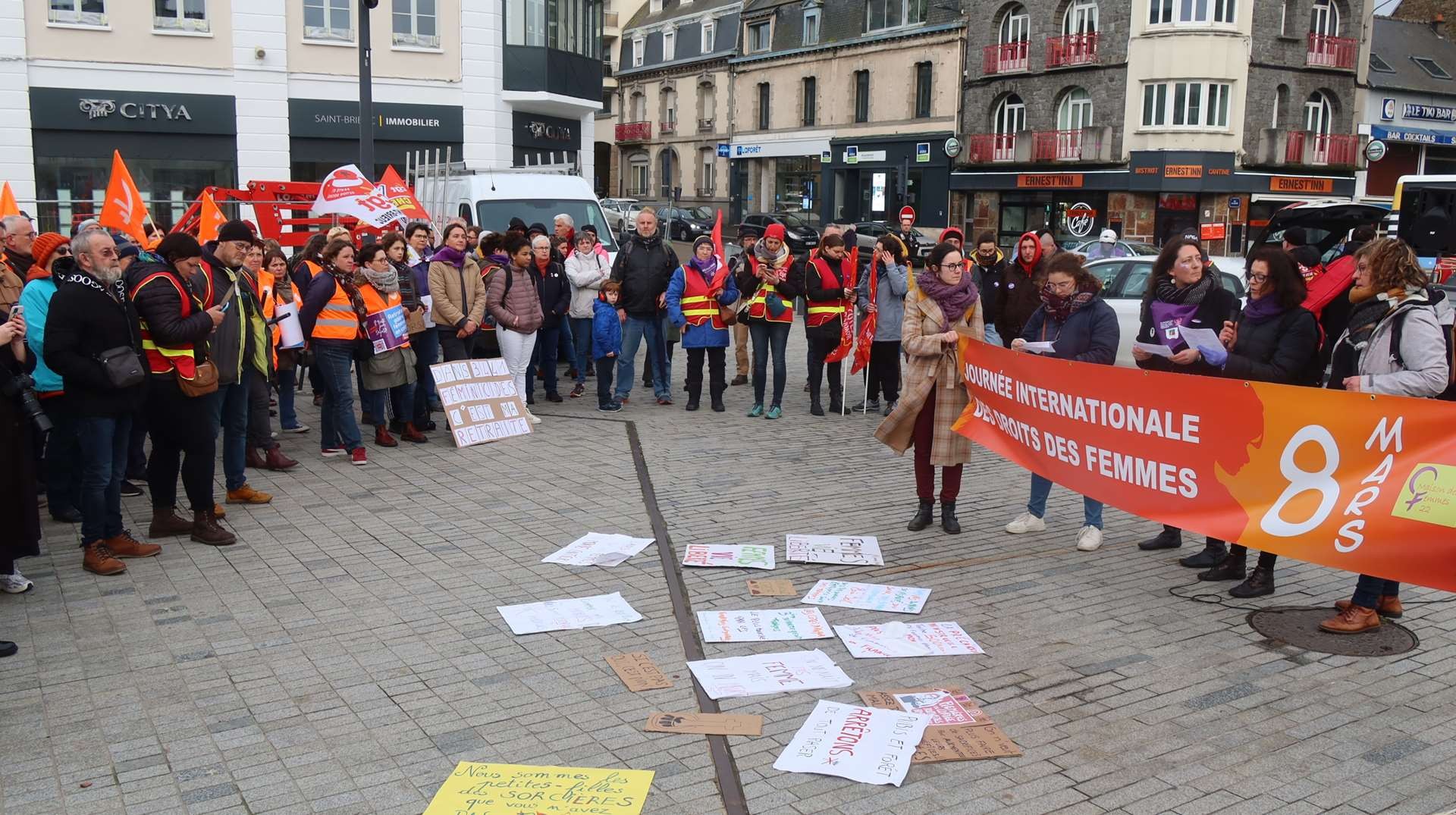 8 mars marche journee droits des femmes 14 